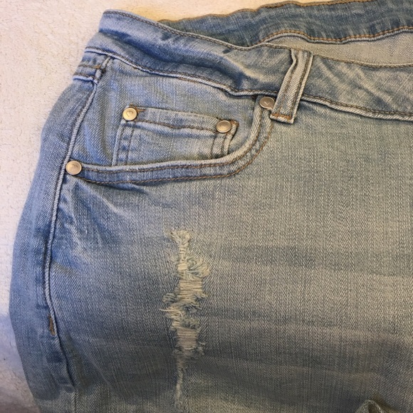 Denim 24/7 • Plus Size Stretch Denim Shorts - Picture 2 of 8